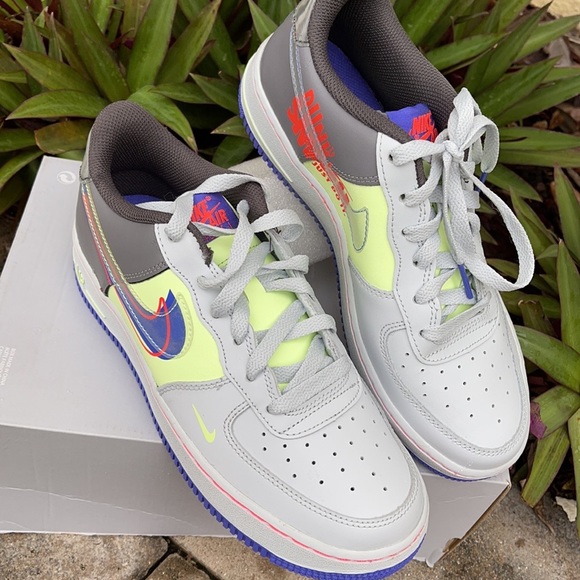 NIKE AIR FORCE 1 LV8 WMNS - Picture 9 of 16